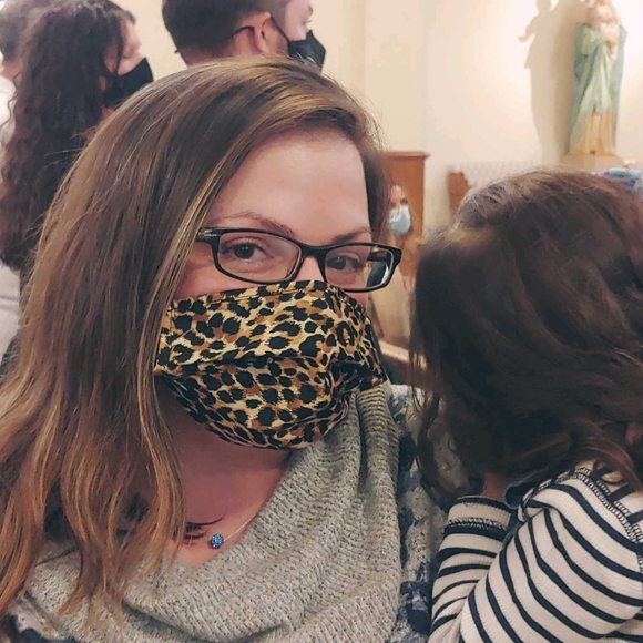 Meet your Posher, Lisa - Picture 1 of 3